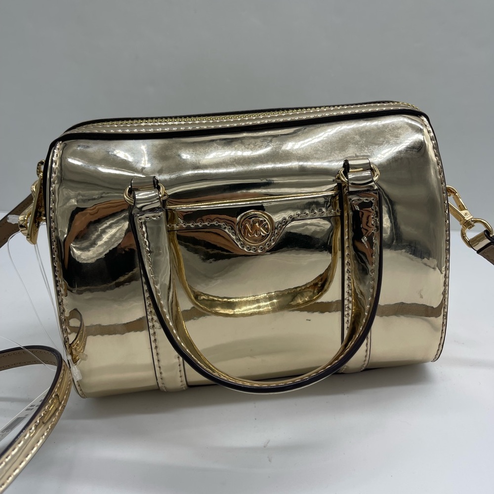 MICHAEL KORS Jet Set Sm Metallic Convertible Crossbody Duffle XBODY
Pale Gold - Picture 13 of 16